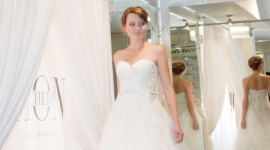 Środkowoeuropejska premiera kolekcji Mon Cheri LIFESTYLE, Moda - Koronki i motywy kwiatowe – te dwa elementy będą szczególnie dominowały w modzie ślubnej w przyszłym sezonie.