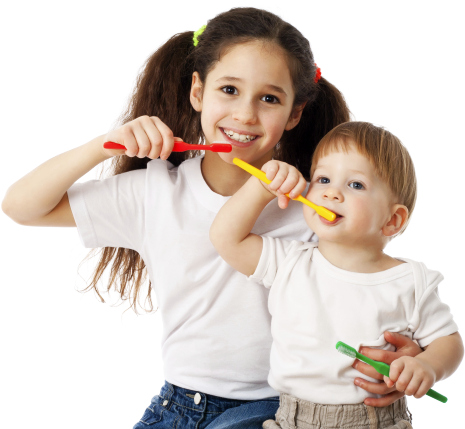 Bolesne mleczaki – jak pomóc dziecku przetrwać ząbkowanie?