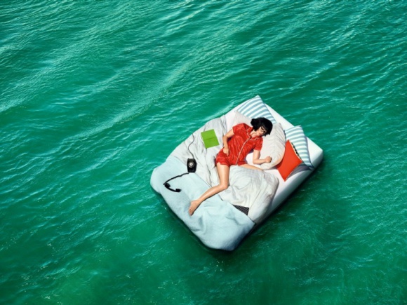 ŚWIAT SZALONYCH MOŻLIWOŚCI Z TK MAXX LIFESTYLE, Moda - Już 23 marca 2016 r. startuje najnowsza, wiosenno-lenia kampania marki TK Maxx pod hasłem SZALONE MOŻLIWOŚCI, która zachęca klientów do poszukiwania tego co zaskakujące i nieprzewidywalne w świecie pełnym przewidywalności.