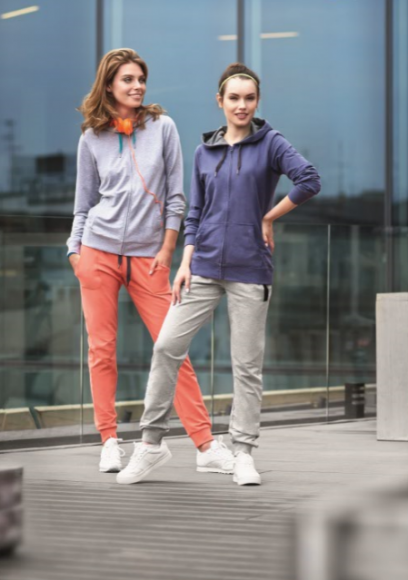 100% WYGODY I STYLU GWARANTOWANE– NOWA KOLEKCJA DRESÓW W LIDLU LIFESTYLE, Moda - Dresy jeszcze do niedawna kojarzone były jedynie z aktywnością sportową oraz z ćwiczeniami na świeżym powietrzu lub ze strojem domowym. Obecnie jednak coraz chętniej kobiety i mężczyźni bawią się modą, a dresy stają się elementem ich codziennych stylizacji.