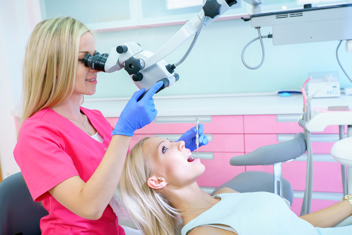 Drobne zmiany w jamie ustnej – pierwszy dzwonek alarmowy dla organizmu