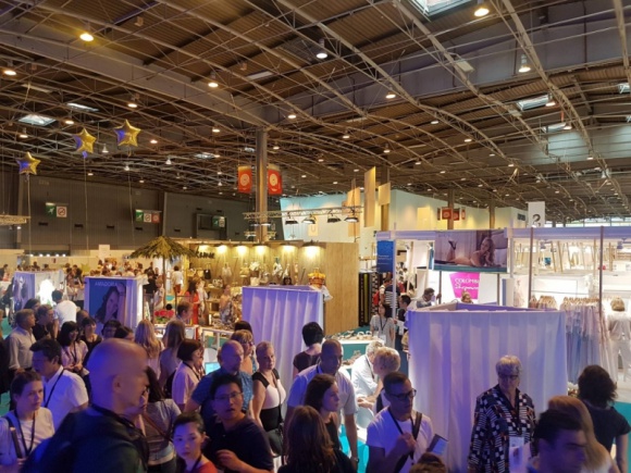 Axami na targach mody w Paryżu. Kolejny rok z rzędu LIFESTYLE, Moda - Axami - polska marka tworząca wyrafinowaną i ekskluzywną bieliznę zagości na targach mody w Paryżu – Salon International de la Lingerie.