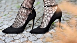 Jakie buty wybrać w karnawale? LIFESTYLE, Moda - Karnawał to czas licznych bali, imprez i domówek. Głównym zadaniem dobranej na te okazje kreacji jest błyszczeć! Dozwolone są cekiny, brokat i zabawa nie tylko w tańcu, ale również modą.