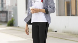 Dobra baza to podstawa – krótko o basicowych stylizacjach LIFESTYLE, Moda - Czy zestawienia produktów, które „obowiązkowo powinna mieć w szafie każda kobieta” mają jeszcze rację bytu w dzisiejszym, tak różnorodnym świecie?