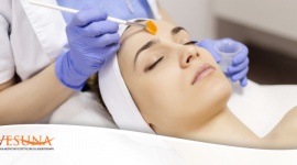 3 typy peelingów, które odmienią Twoją skórę LIFESTYLE, Uroda - Kosmetyczne, medyczne czy laserowe - na rynku dostępna jest ogromna ilość peelingów, które możemy wykonać zarówno samodzielnie jak i w profesjonalnym gabinecie kosmetycznym.