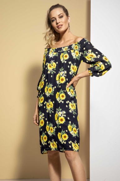 Dekoltowy zawrót głowy… jak wybrać fason właściwy dla nas? LIFESTYLE, Moda - Wycięcie w ubraniu, odsłaniające szyję, ramiona, piersi lub plecy – tak brzmi definicja dekoltu. Jednak warto dodać, że to wycięcie może mieć wiele kształtów, które będą się różnie prezentować.