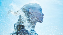 Dobrodziejstwa dla skóry prosto z morza… LIFESTYLE, Uroda - Czy w czasie urlopu, dryfując po lazurowych wodach mórz i oceanów, zastanawiacie się jakie dobrodziejstwa kryją ich głębiny? Zanurz się w toni orzeźwiającej wody i poznaj moc podwodnej natury.